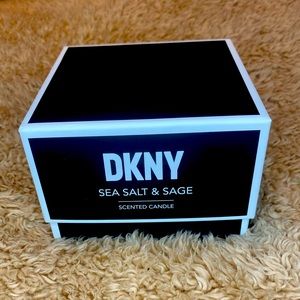 DKNY scented Candle 🥵 #DKNY #HOMEDECOR
